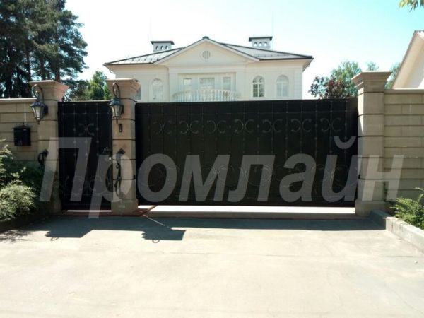 Автоматические кованные сдвижные ворота