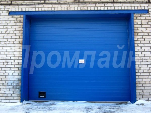 Секционные подъемные ворота Doorhan