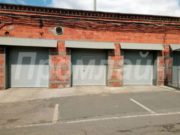 Автоматические подъемные ворота с калиткой
