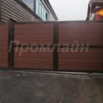 распашные ворота из сэндвич панелей с калиткой
